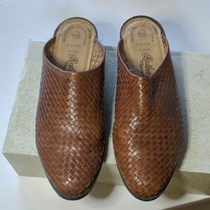 Elegant Brown Woven Leather Mules